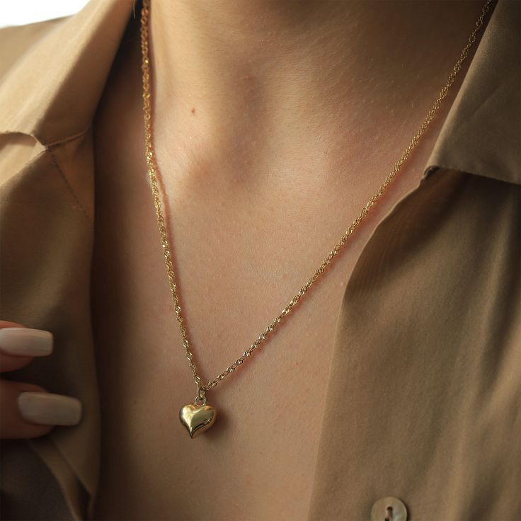 gold heart pendant necklace