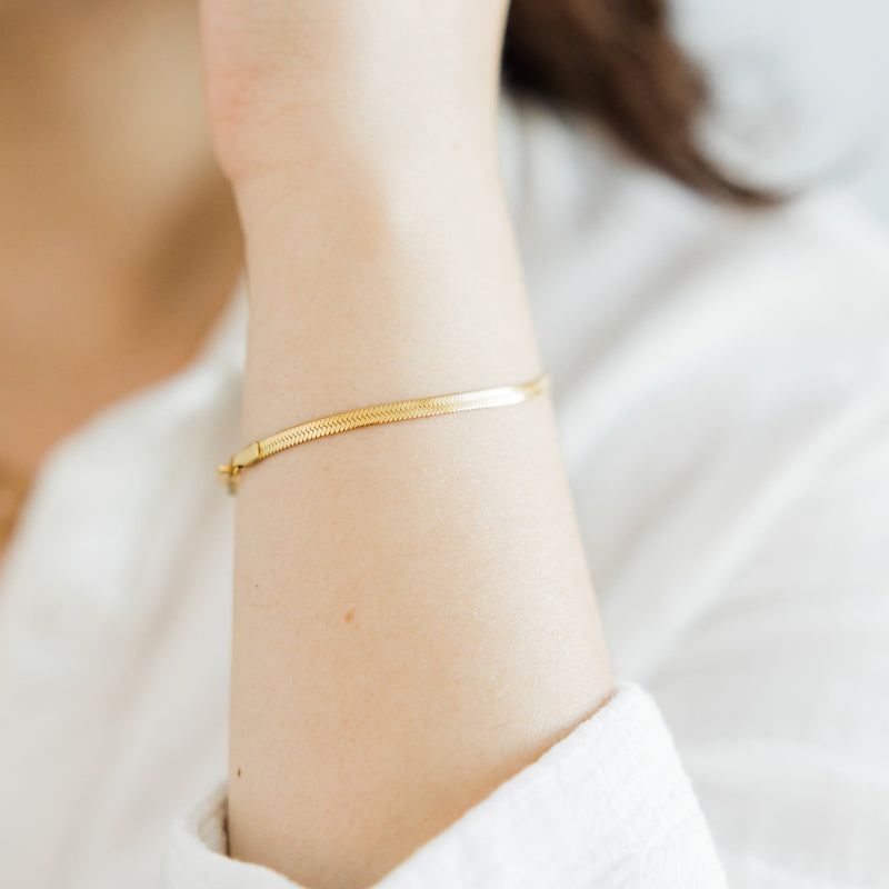 silver Classy Snake Chain Bracelet