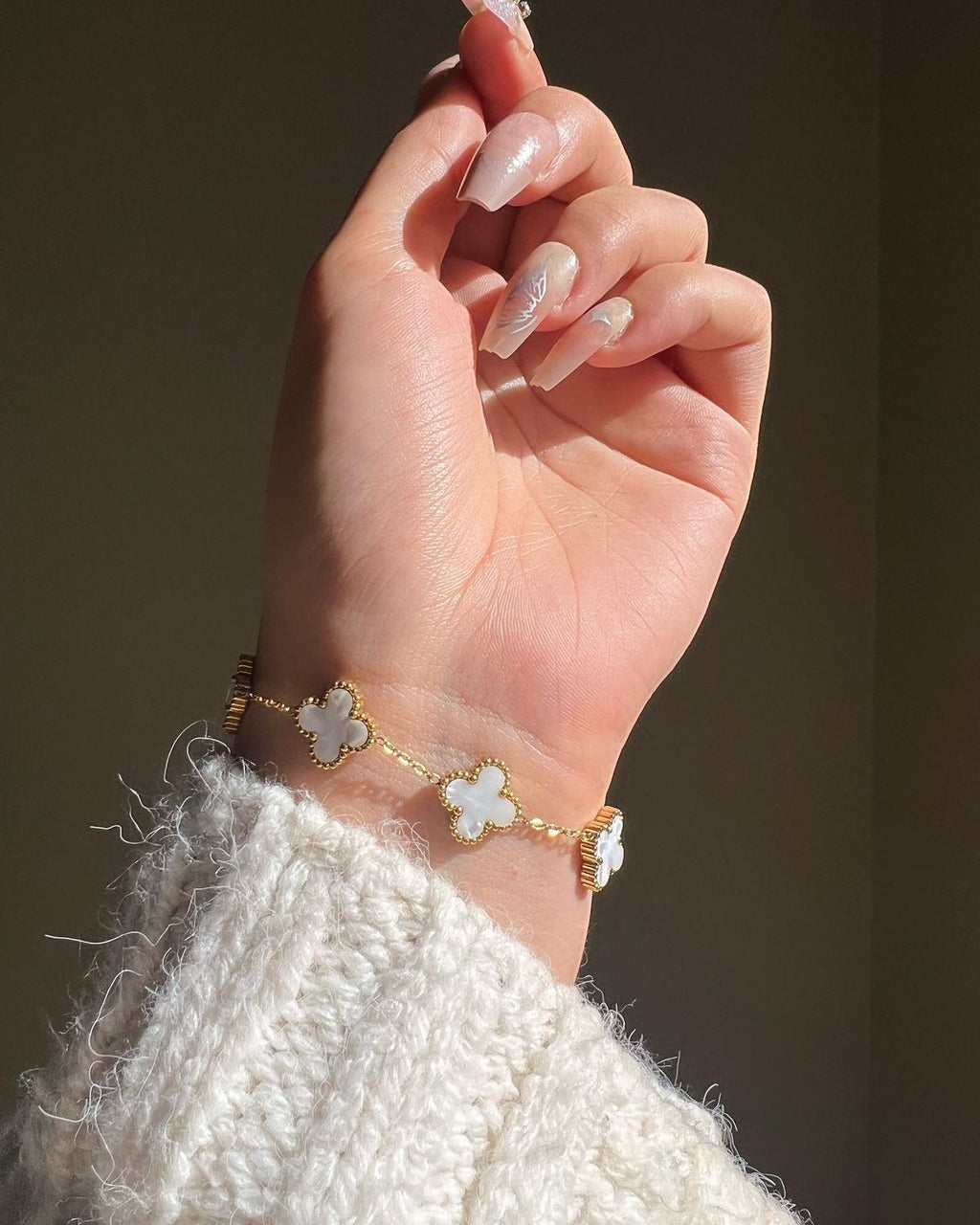 Mother of Pearl Clover Charm Bracelet